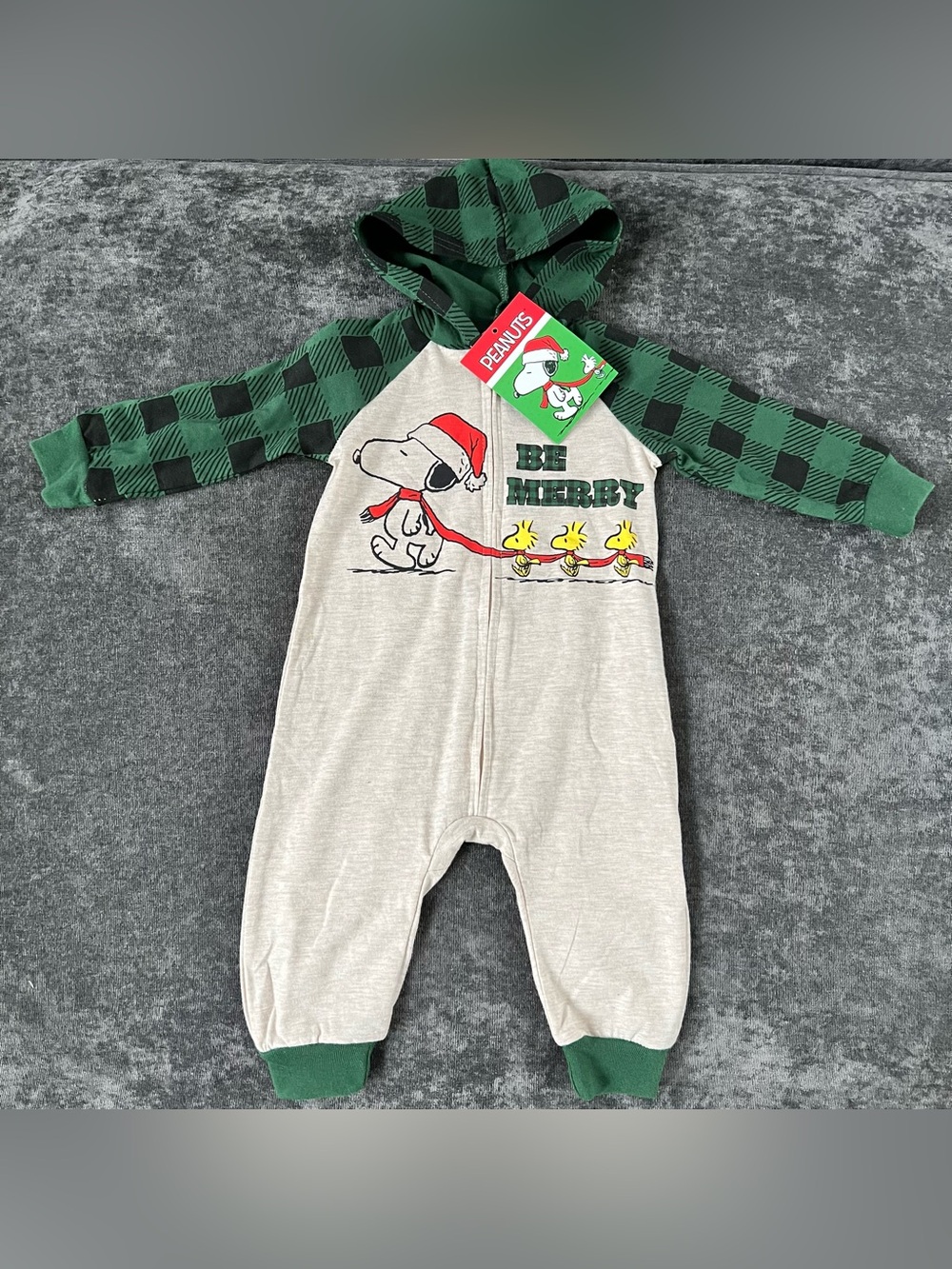 NWT Peanuts Christmas Snoopy Outfit Size 0/3 Months
